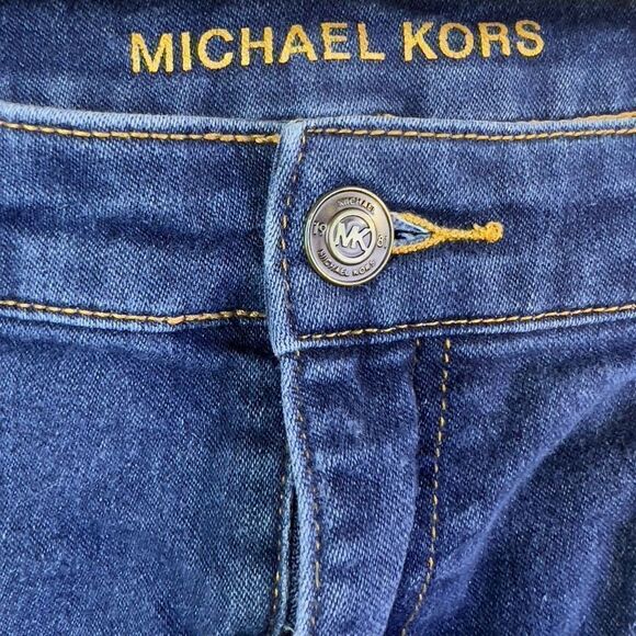 Michael Kors Women's Flat Front Mid-Rise Stretch Bermuda Denim Shorts Blue Sz 10 - Picture 6 of 9